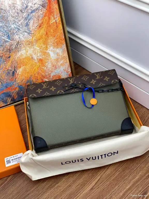 First bag ru STEAMER VUITTON POCHETTE LOUIS VOYAGE 0629